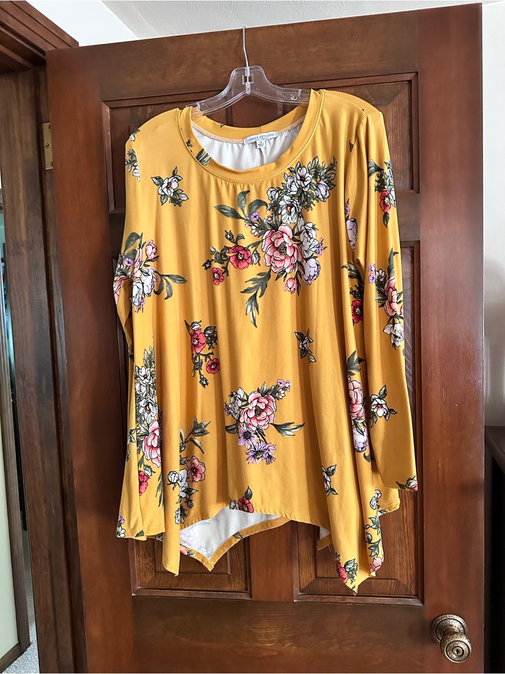 Green Envelope 1X Mustard Floral Long-Sleeve Swing Top Sharkbite Hem